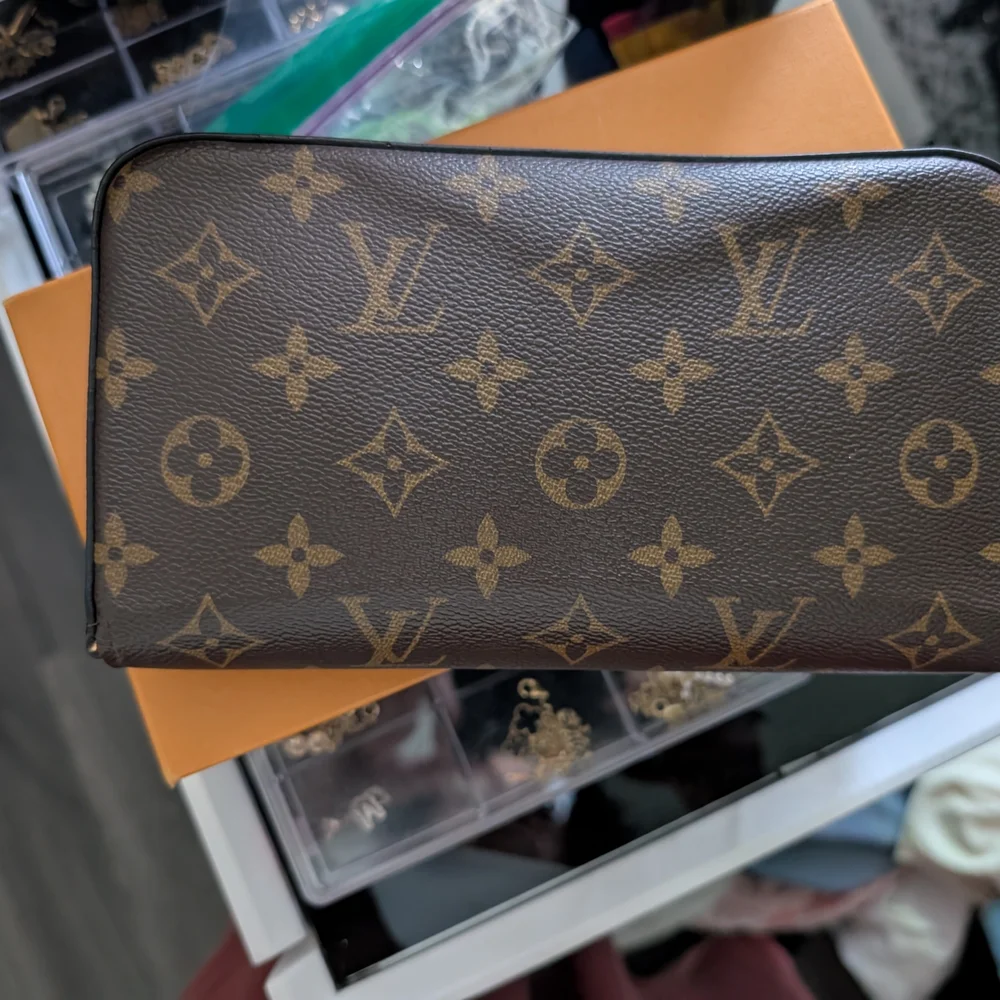 Louis Vuitton Brown Monogram Clutch - Picture 3 of 12